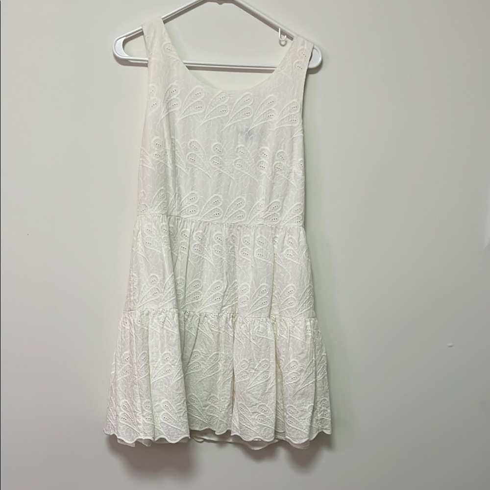 Gianni Bini White Mini Dress Chic and Stylish